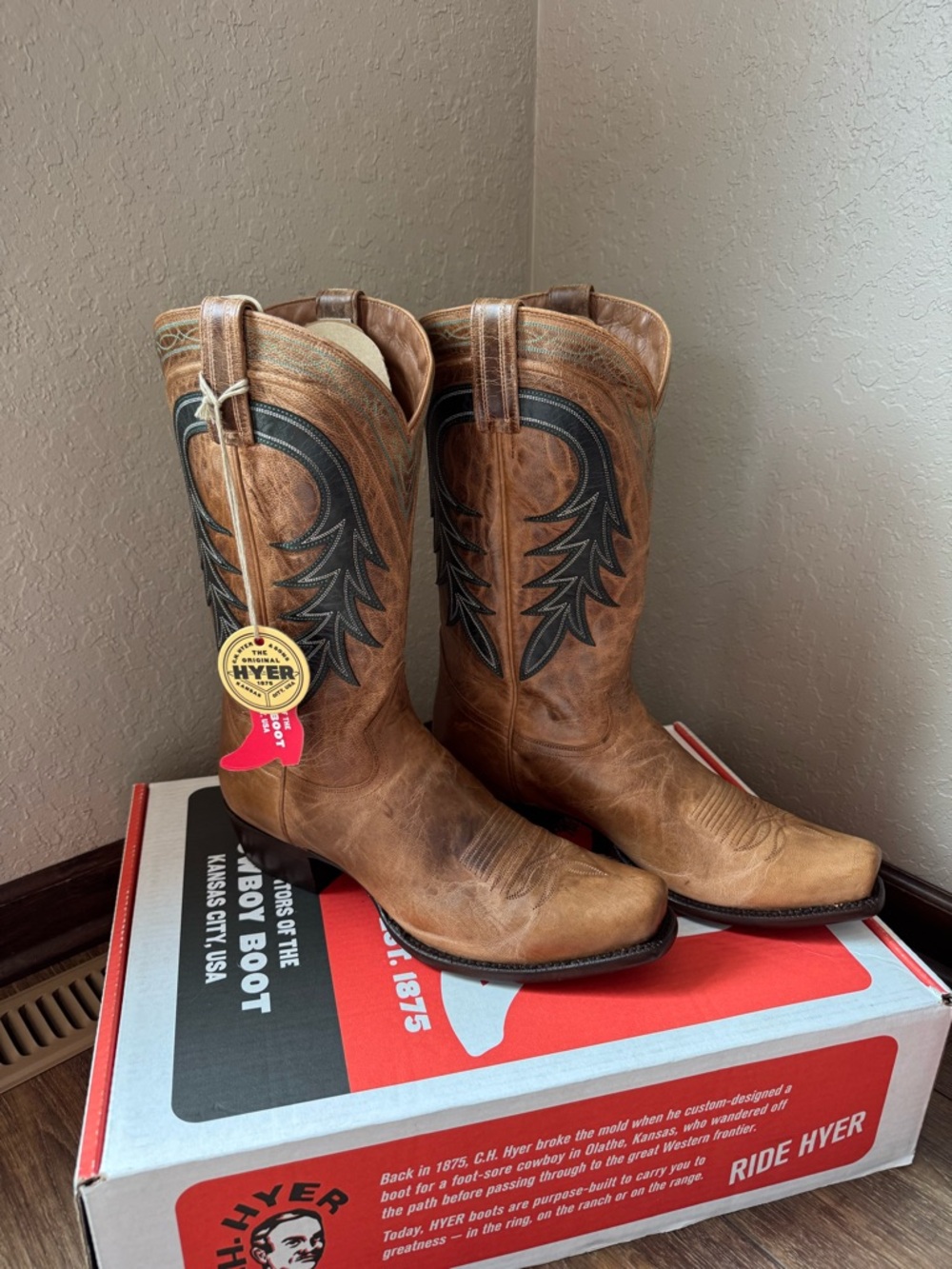 HYER Men's Tan Western Cowboy Boots with Black Stitching